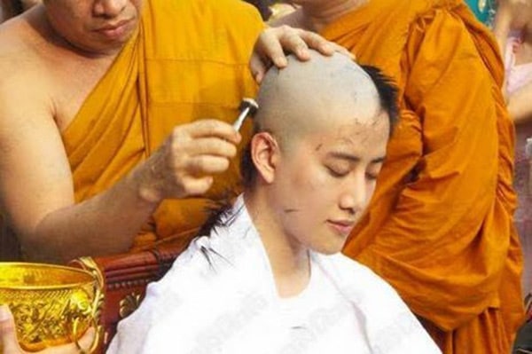 You must have a sincere and genuine desire and renounce the worldly life if you want to become a Buddhist monk