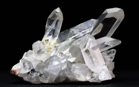 Meaning and metaphysical properties of clear quartz