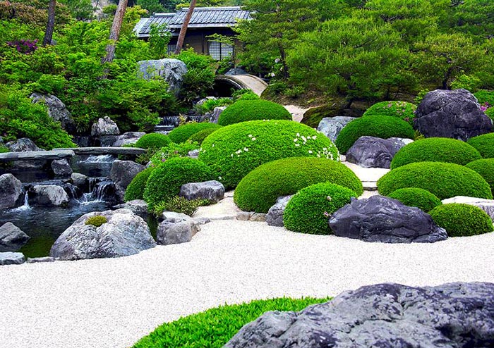 Rock and sand elements in designing a meditation garden