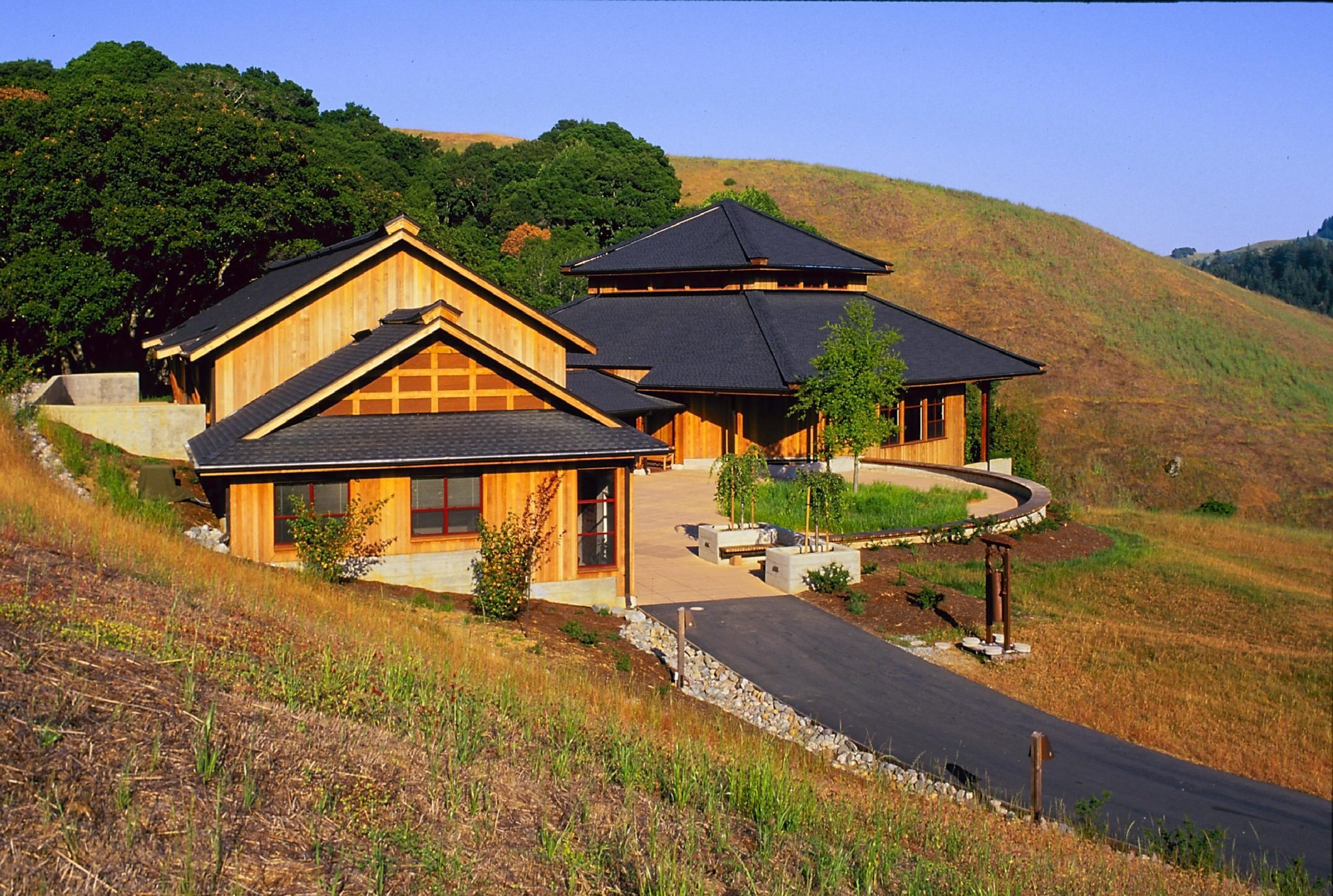 8 Famous Meditation Centers in the World - LotusBuddhas