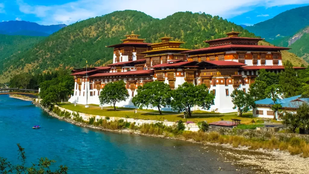 Punakha Dzong is one of the famous Buddhist temples in Bhutan