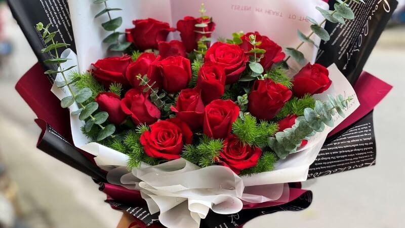 Flowers are one of the traditional Valentine's gifts