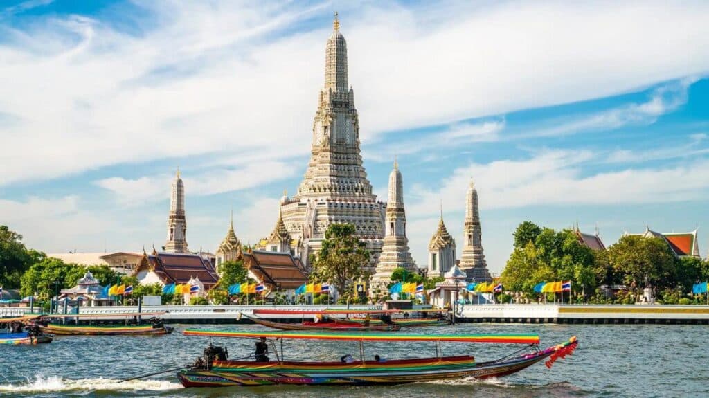 How to get to Wat Arun temple